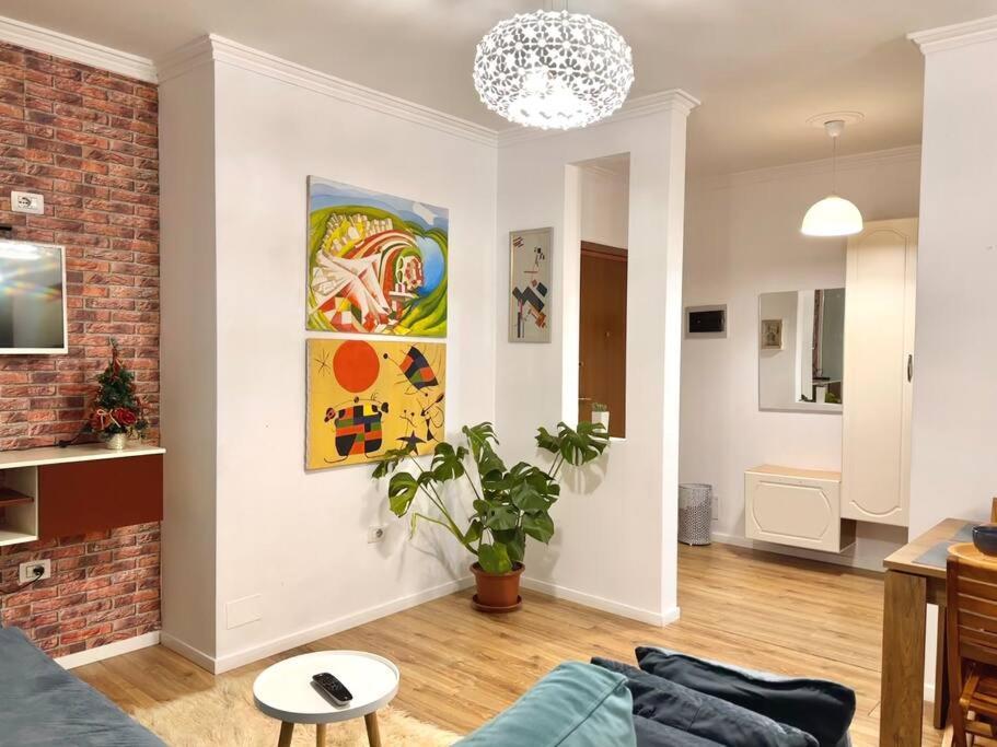 Appartamento Family Living Tirana Esterno foto