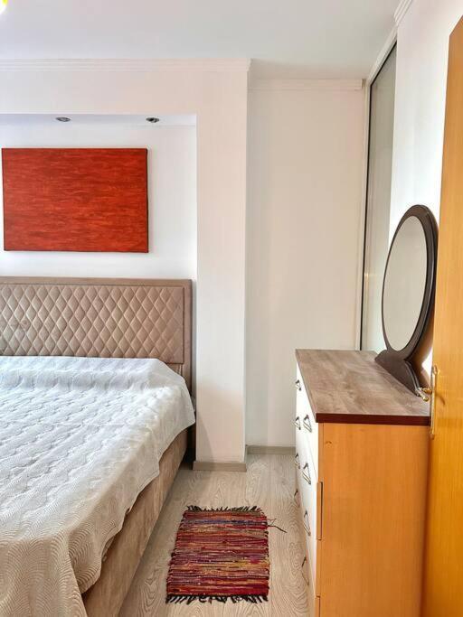 Appartamento Family Living Tirana Esterno foto